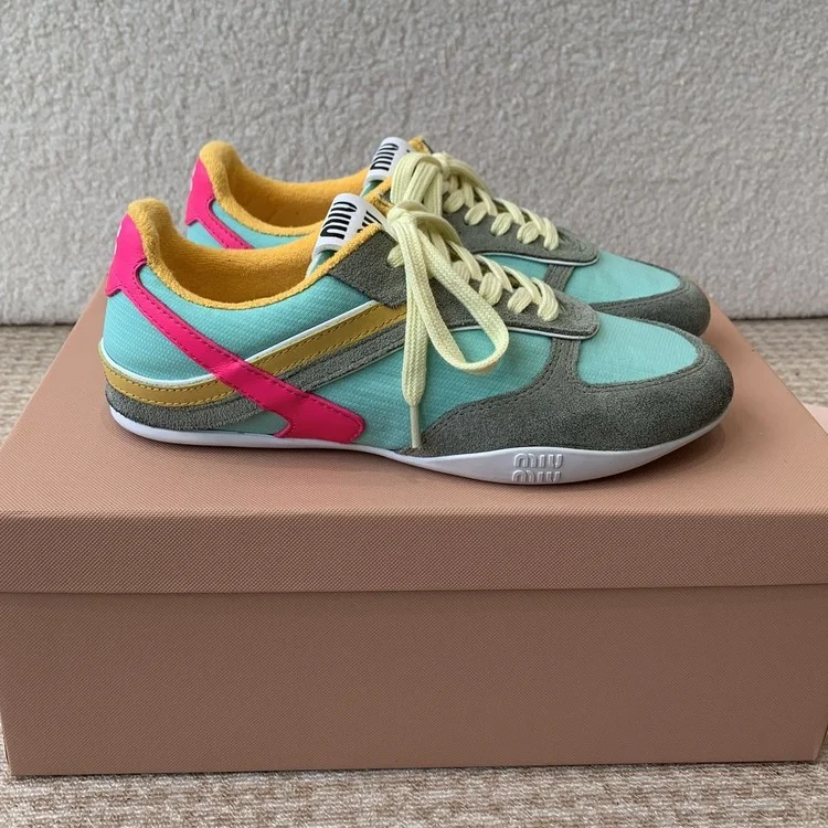 미우미우 25년 최신상 스니커즈