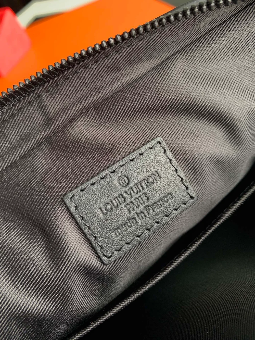 루이비통 듀오 메신저 백 M69827