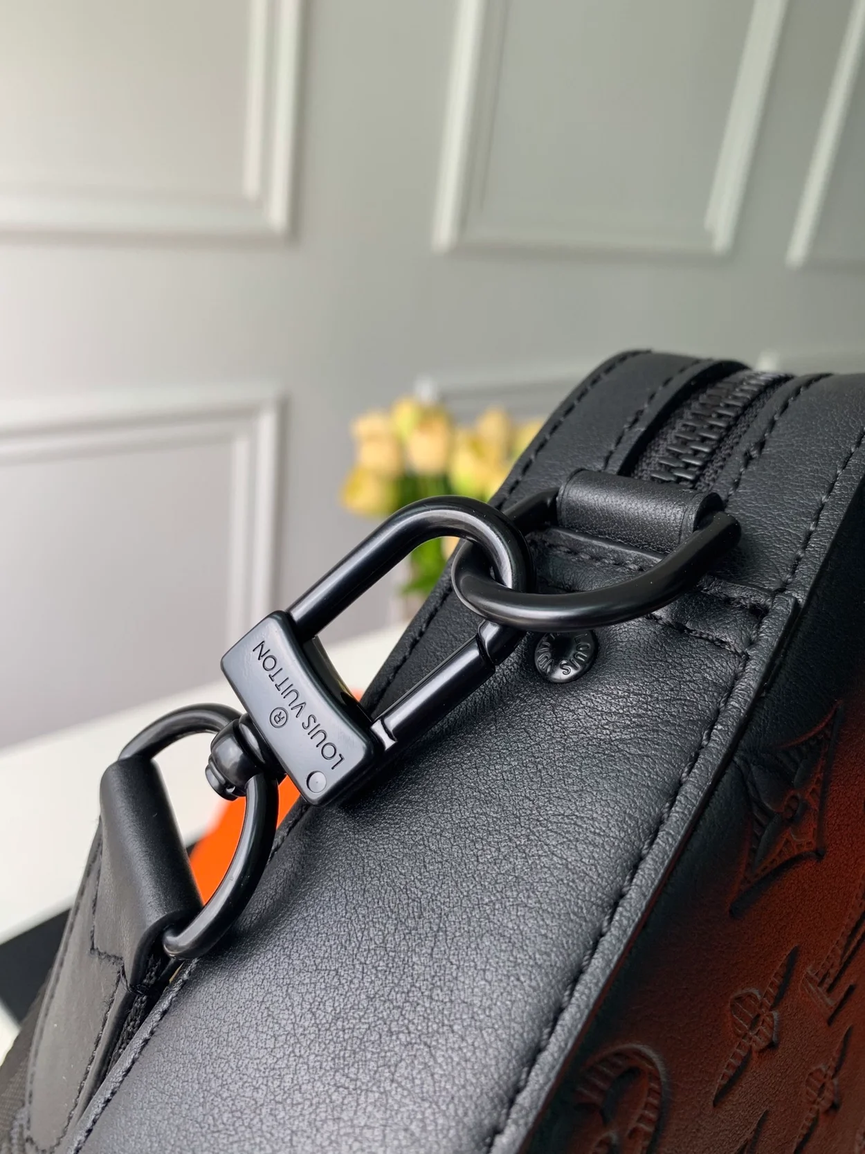 루이비통 듀오 메신저 백 M69827