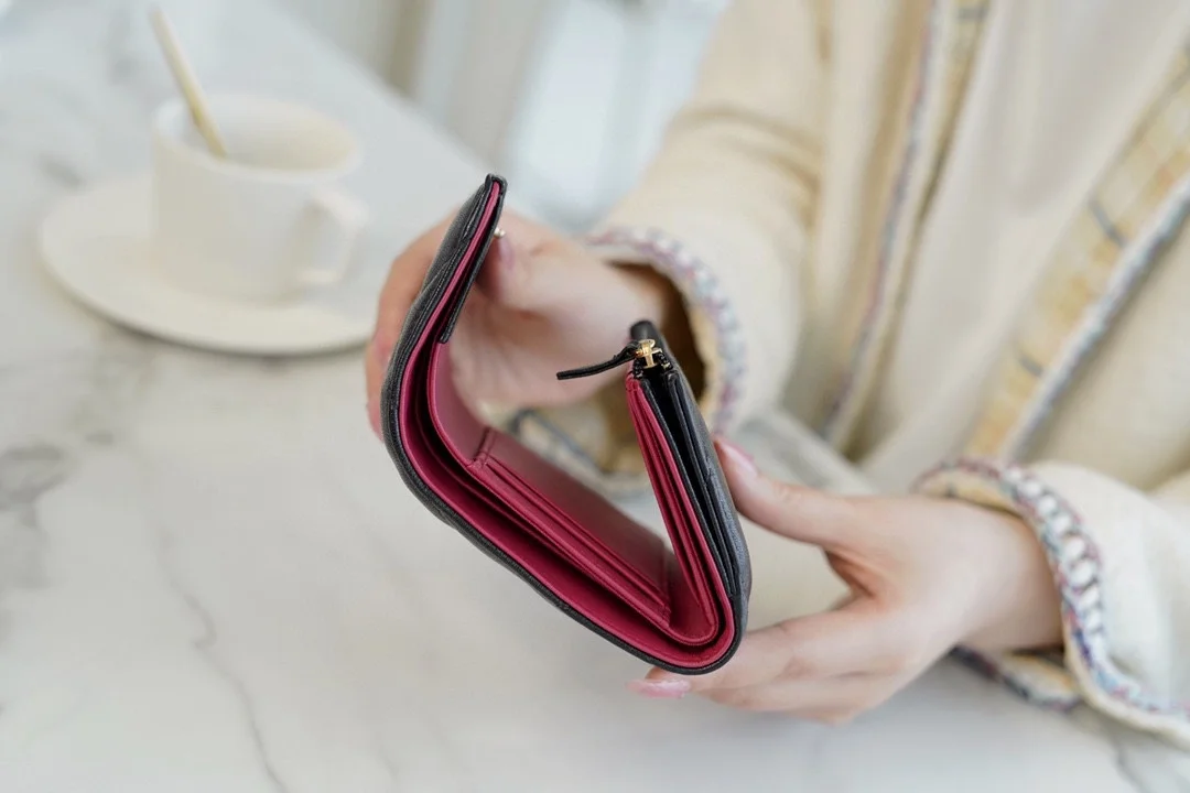 샤넬 19 램스킨 스몰 플랩 지갑