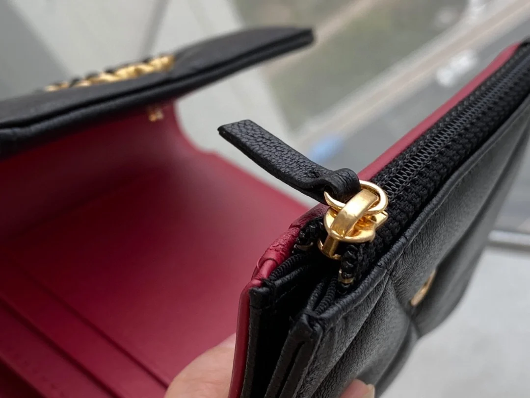 샤넬 19 램스킨 스몰 플랩 지갑