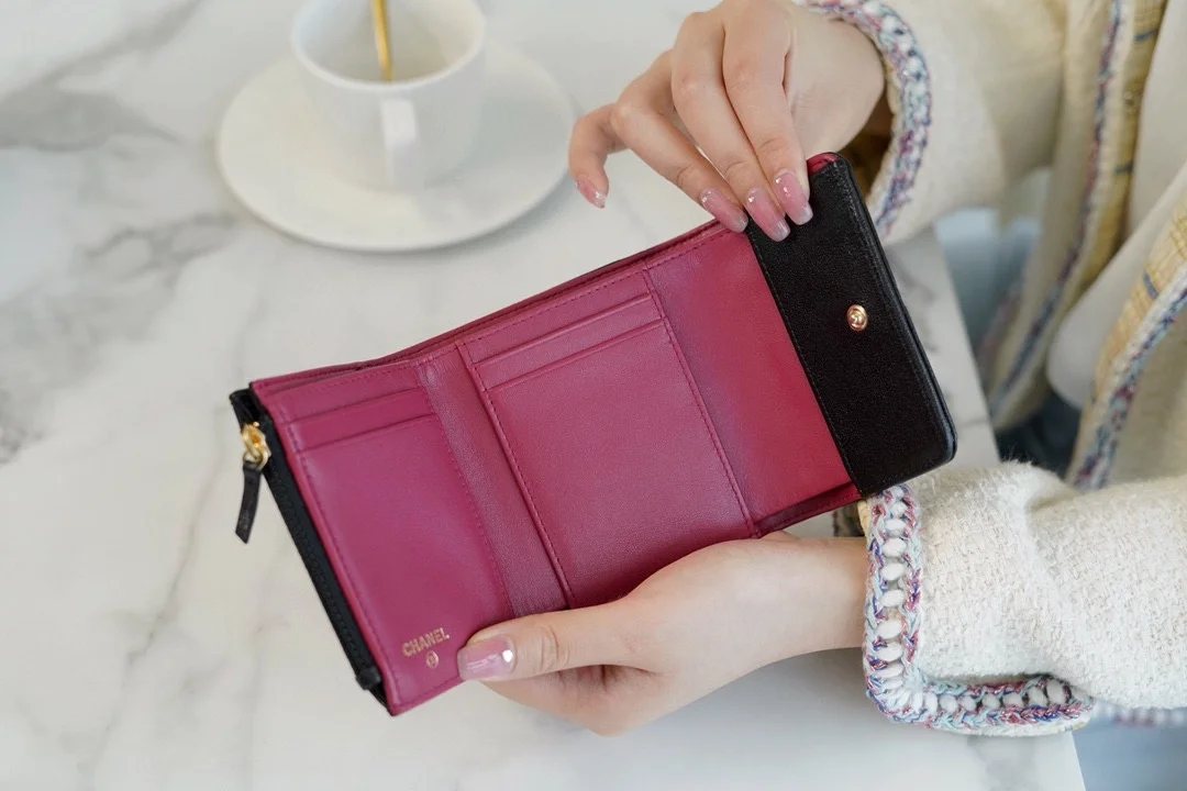 샤넬 19 램스킨 스몰 플랩 지갑