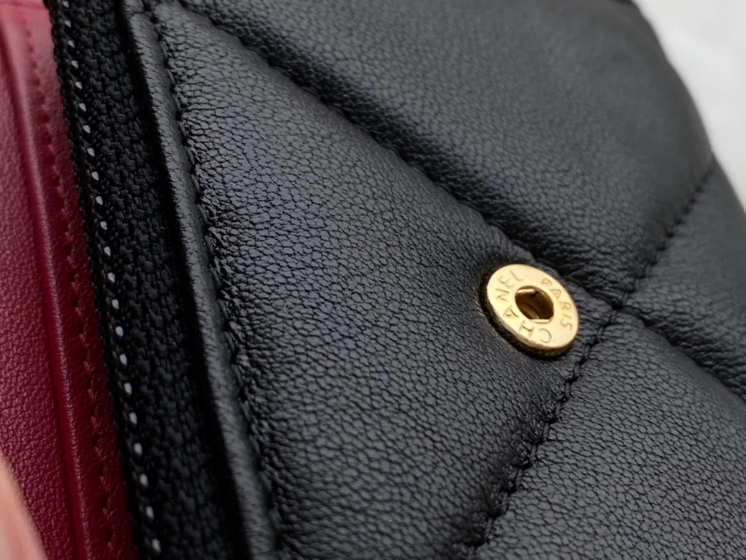 샤넬 19 램스킨 스몰 플랩 지갑