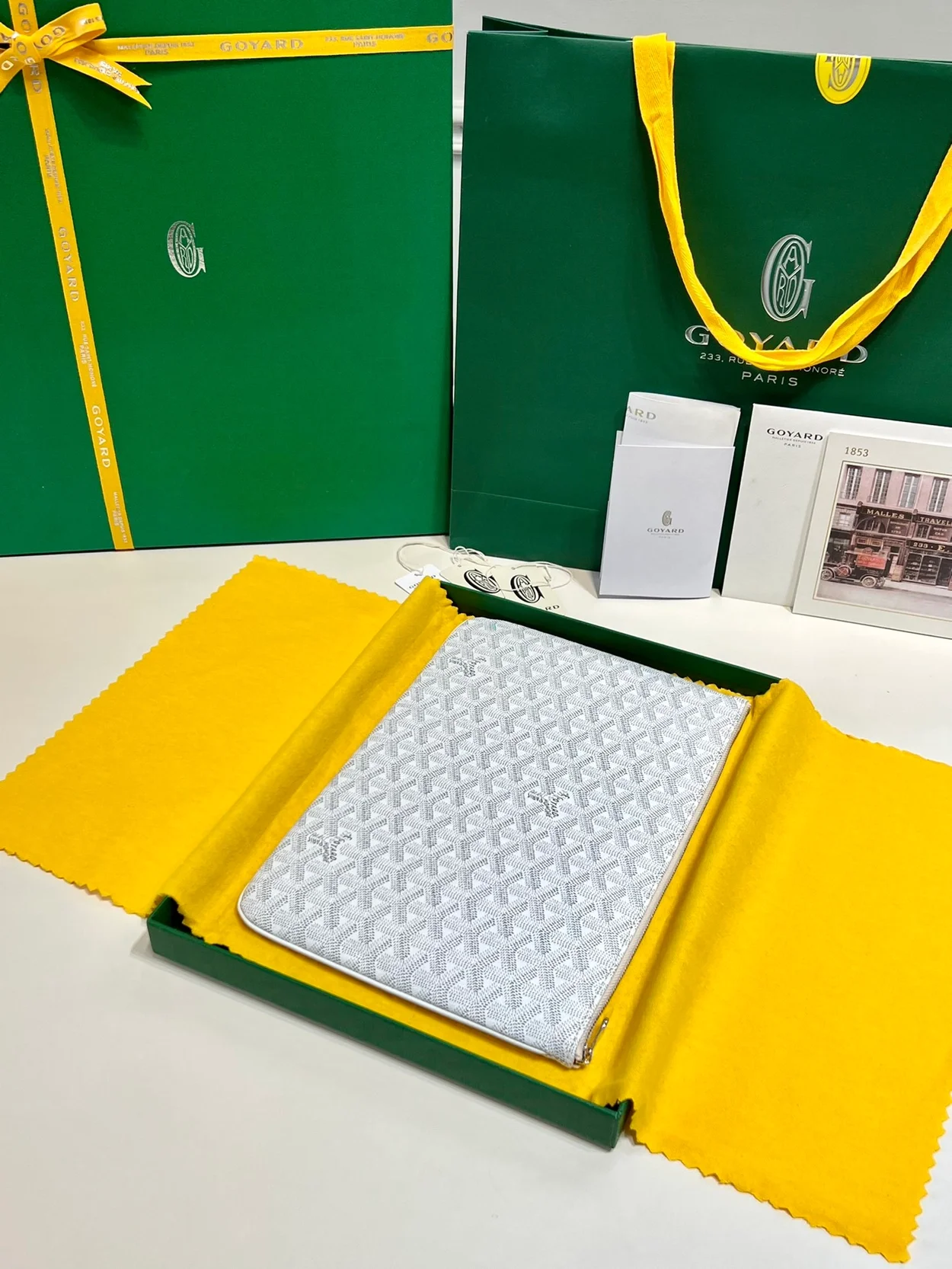 고야드 세나 클러치 MM 화이트