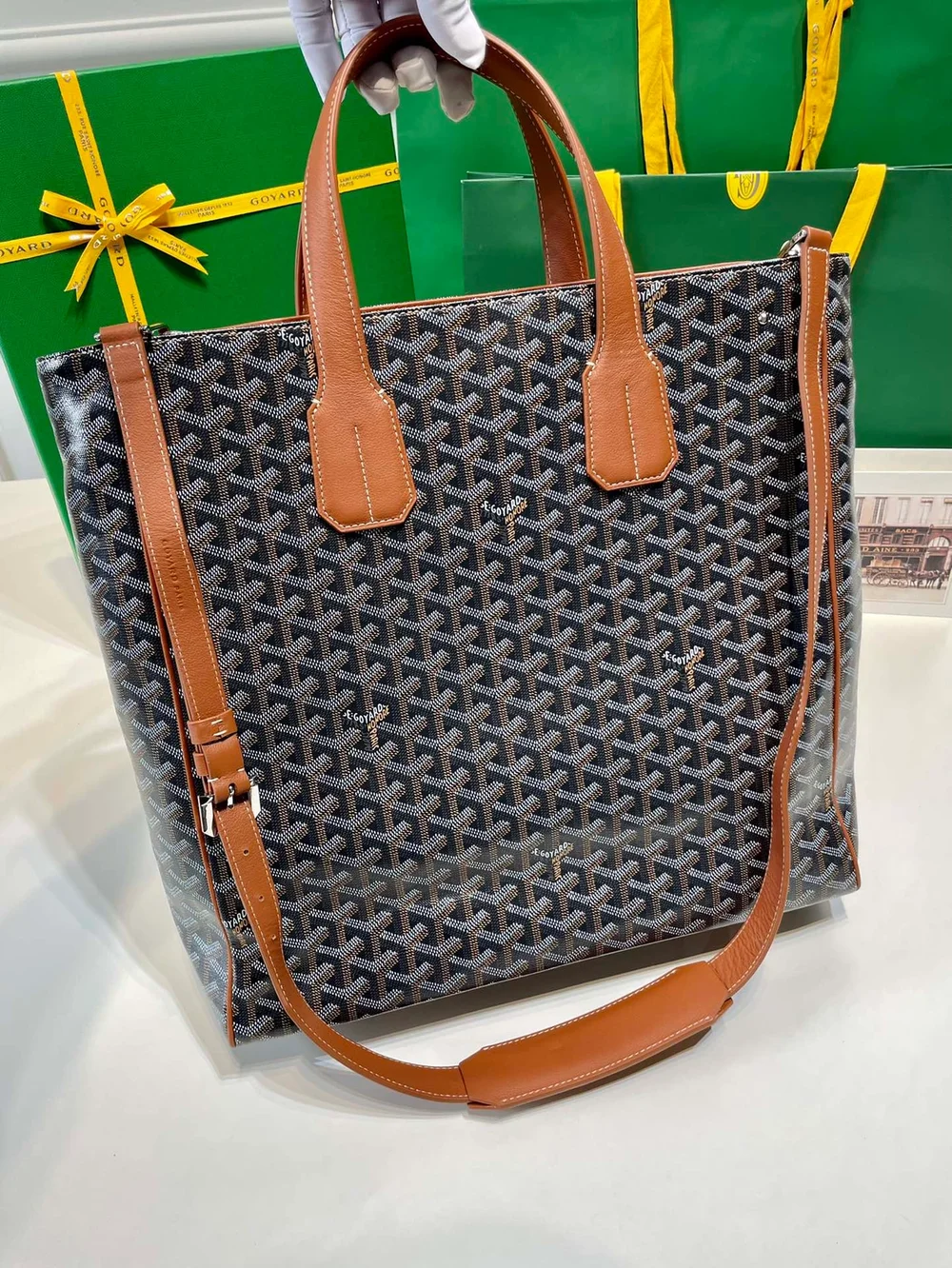 고야드 볼테르 백 탄