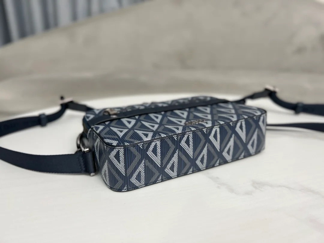 디올 사파리 메신저 백 네이비