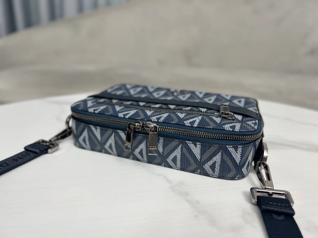 디올 사파리 메신저 백 네이비