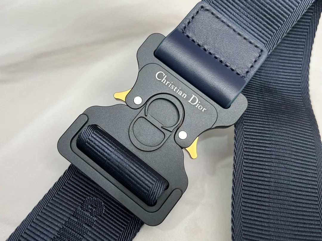 디올 다이아몬드 캔버스 새들 백 네이비