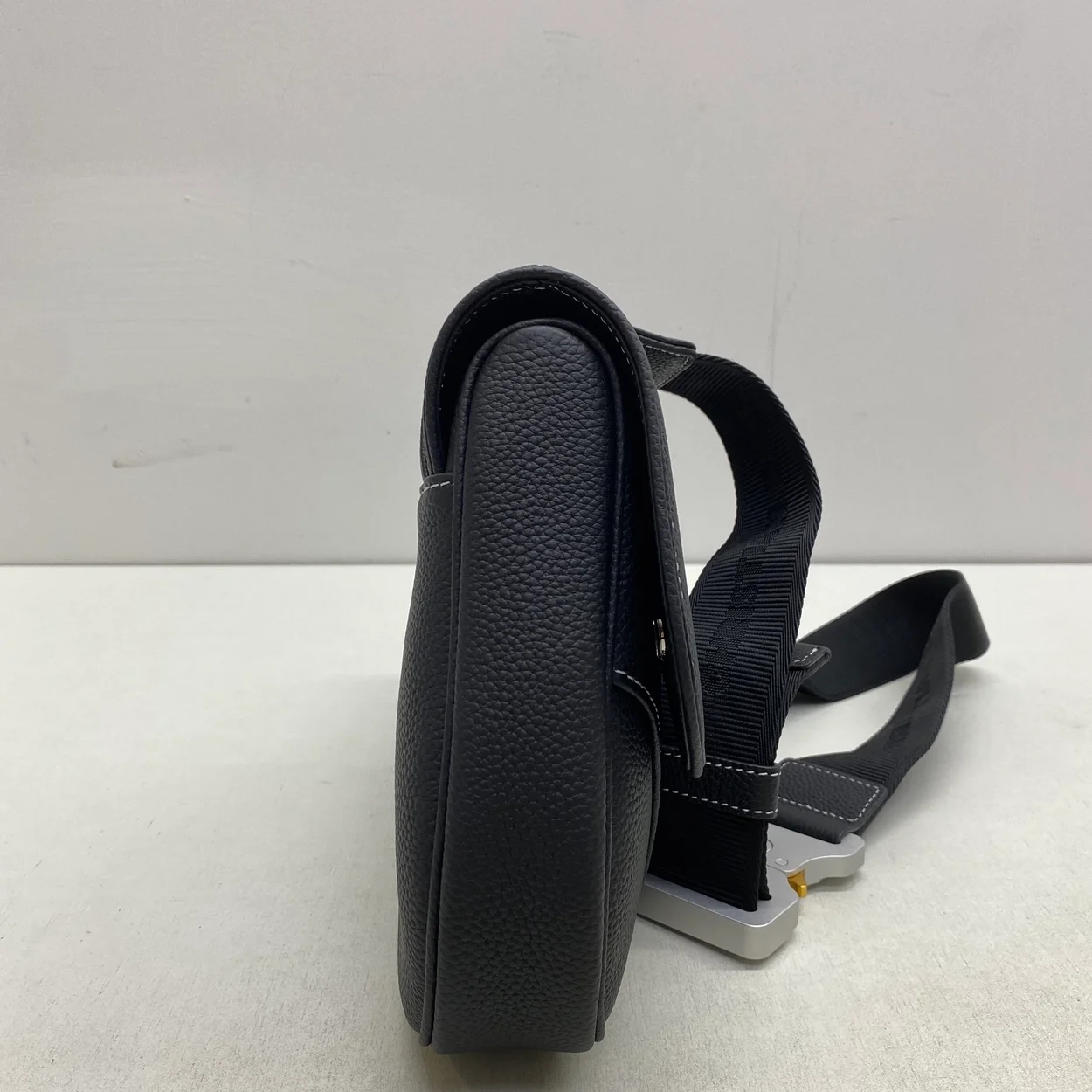 디올 Saddle 백 블랙 그레인 송아지 가죽