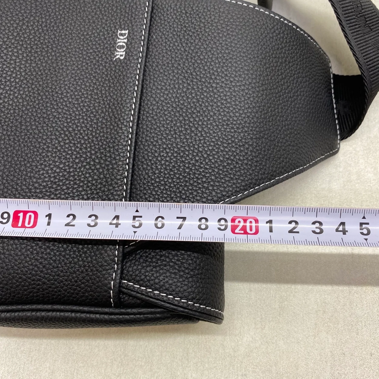 디올 Saddle 백 블랙 그레인 송아지 가죽