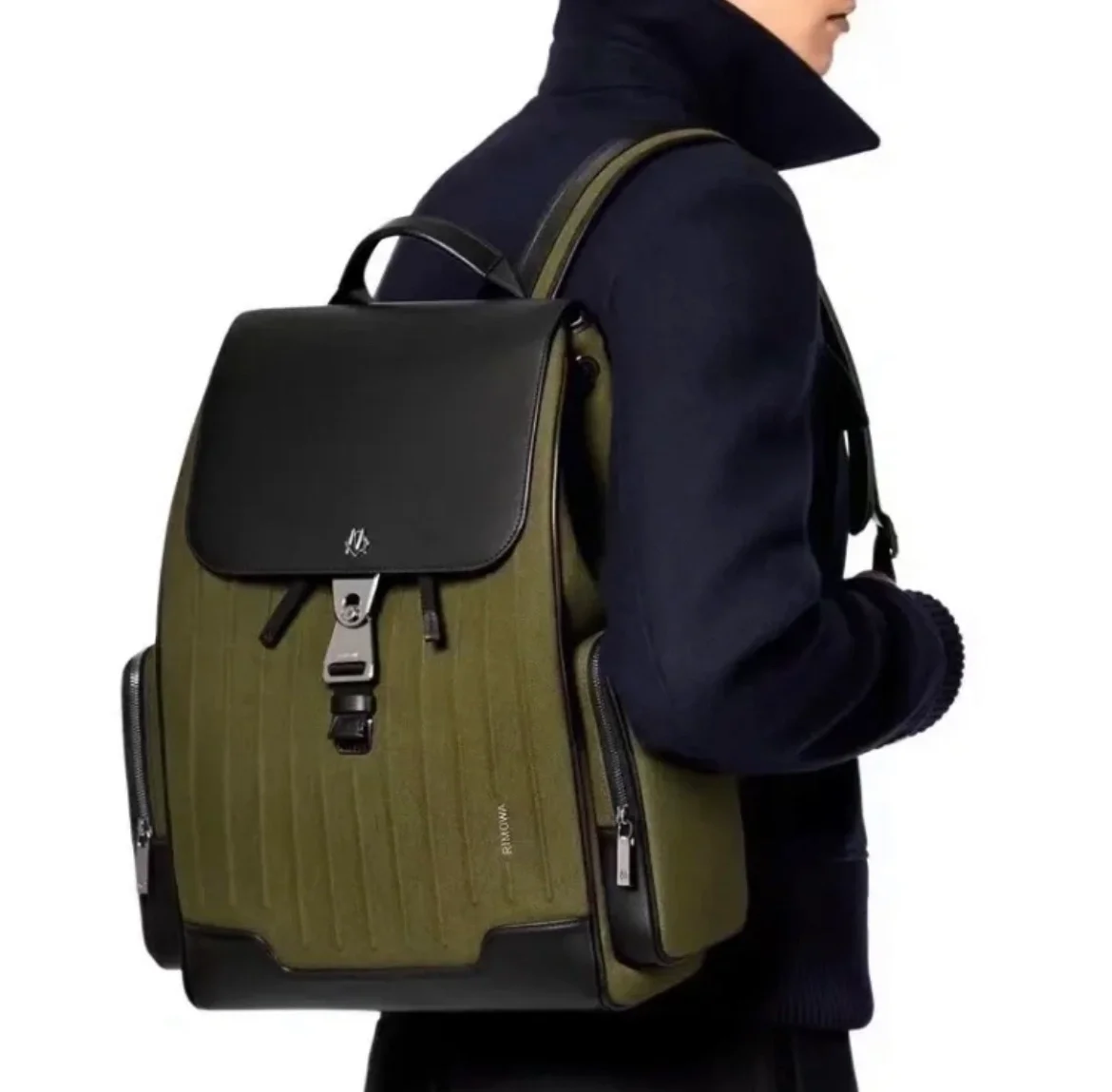 리모와 플랩 백팩