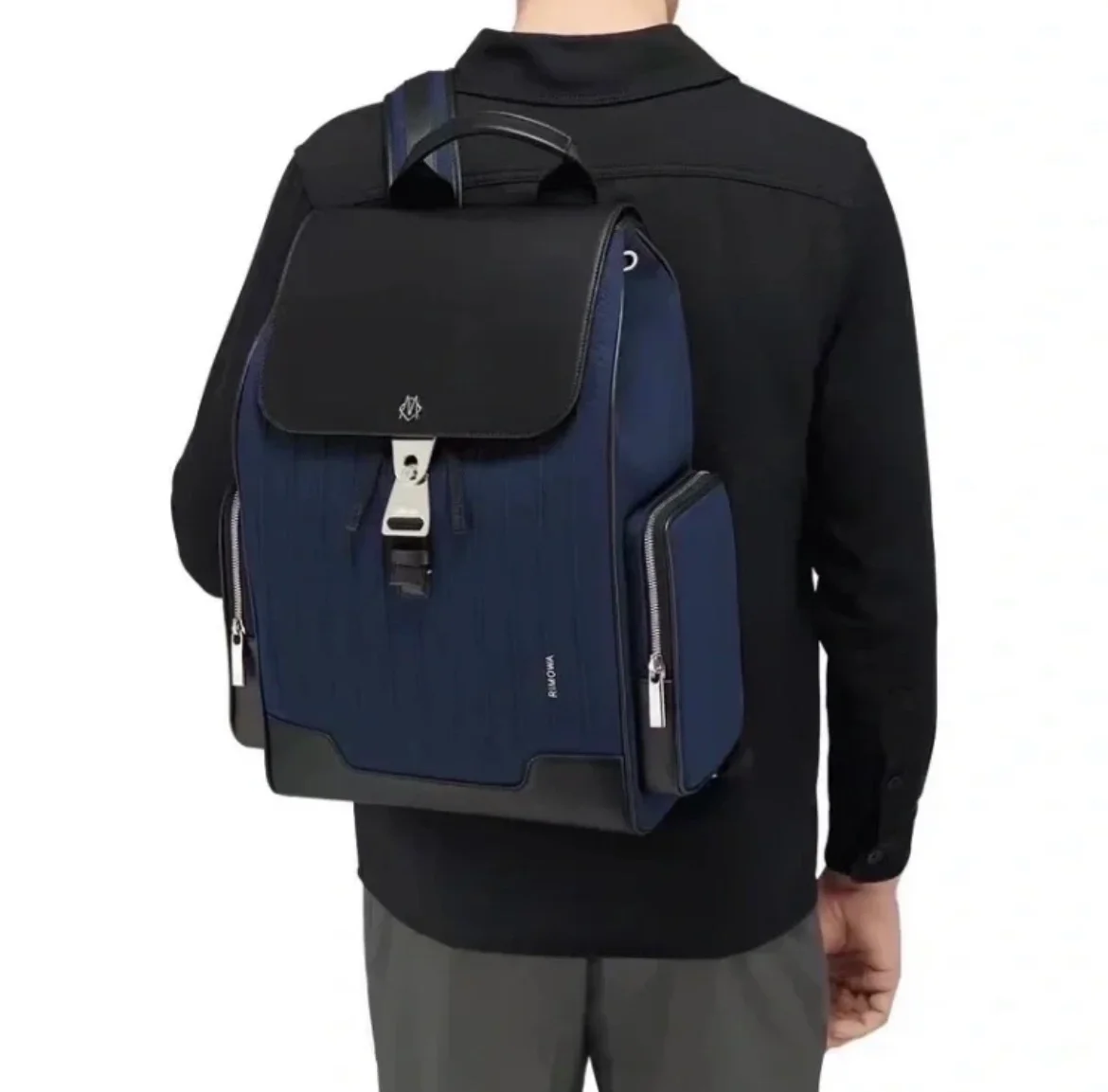 리모와 플랩 백팩