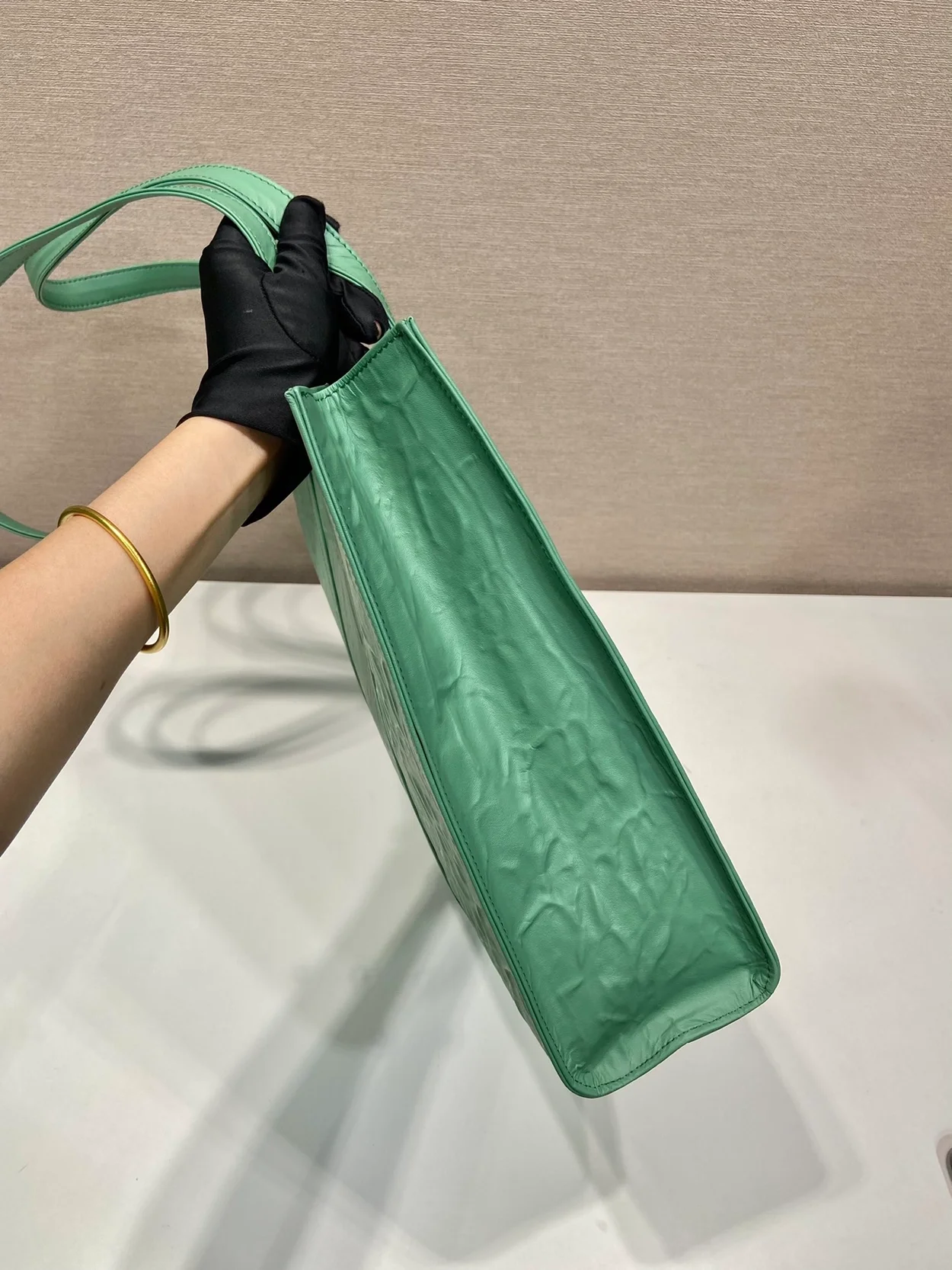 프라다 라지 엔틱 나파 토트백 그린