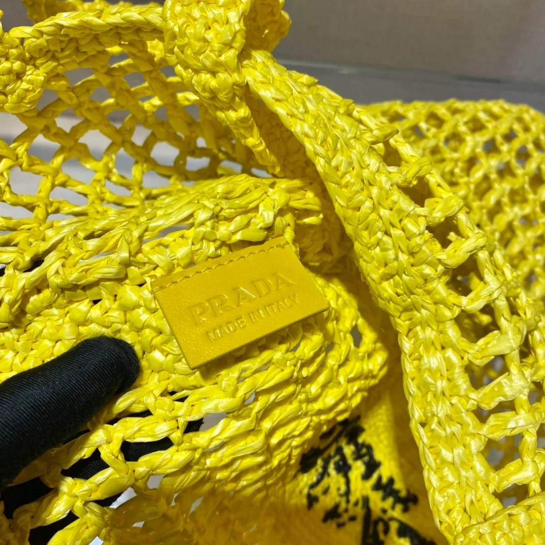 프라다 크로셰 토트백 옐로우
