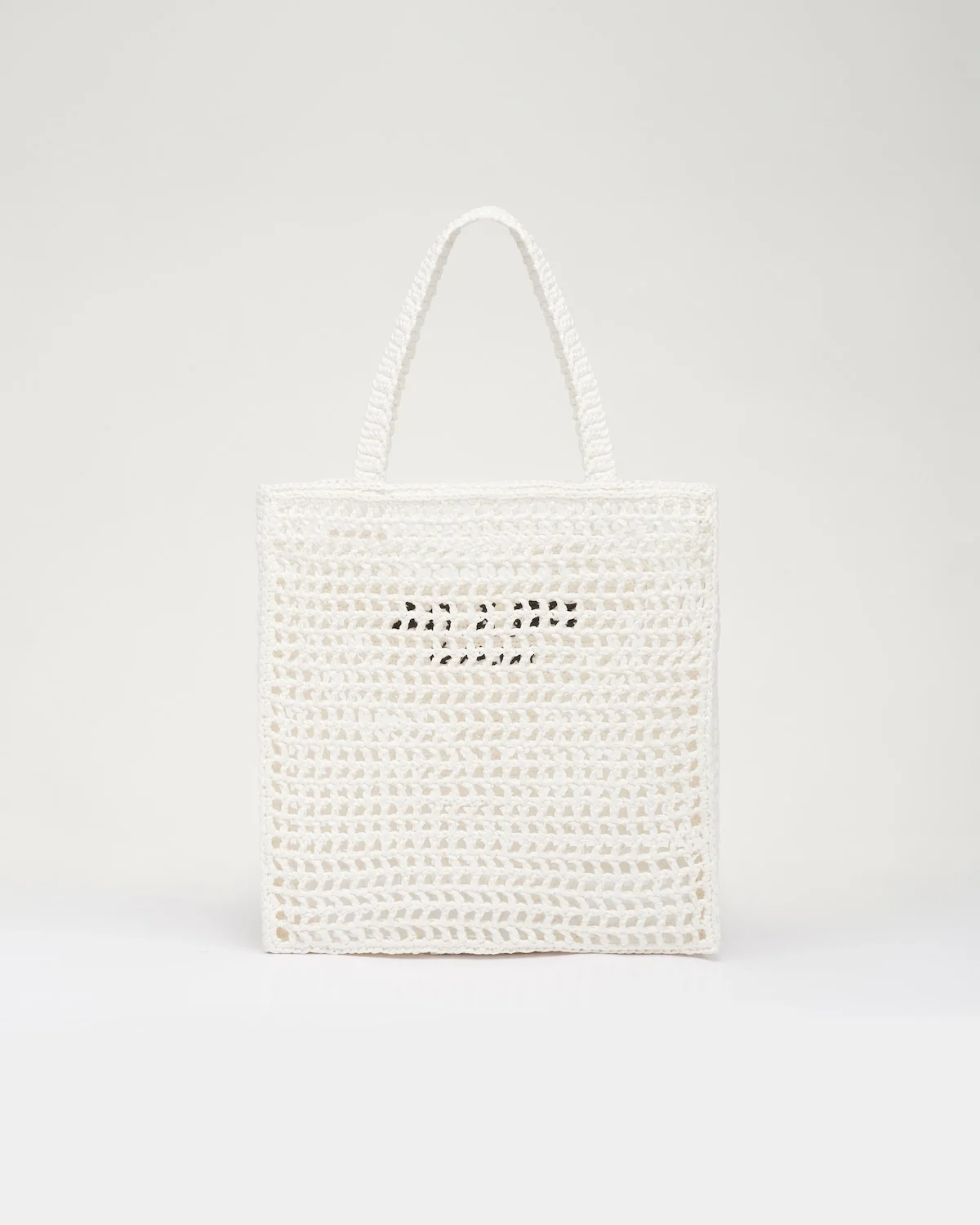 프라다 크로셰 토트백 화이트