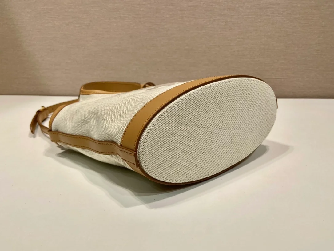 프라다 리넨 레더 미니 버클백