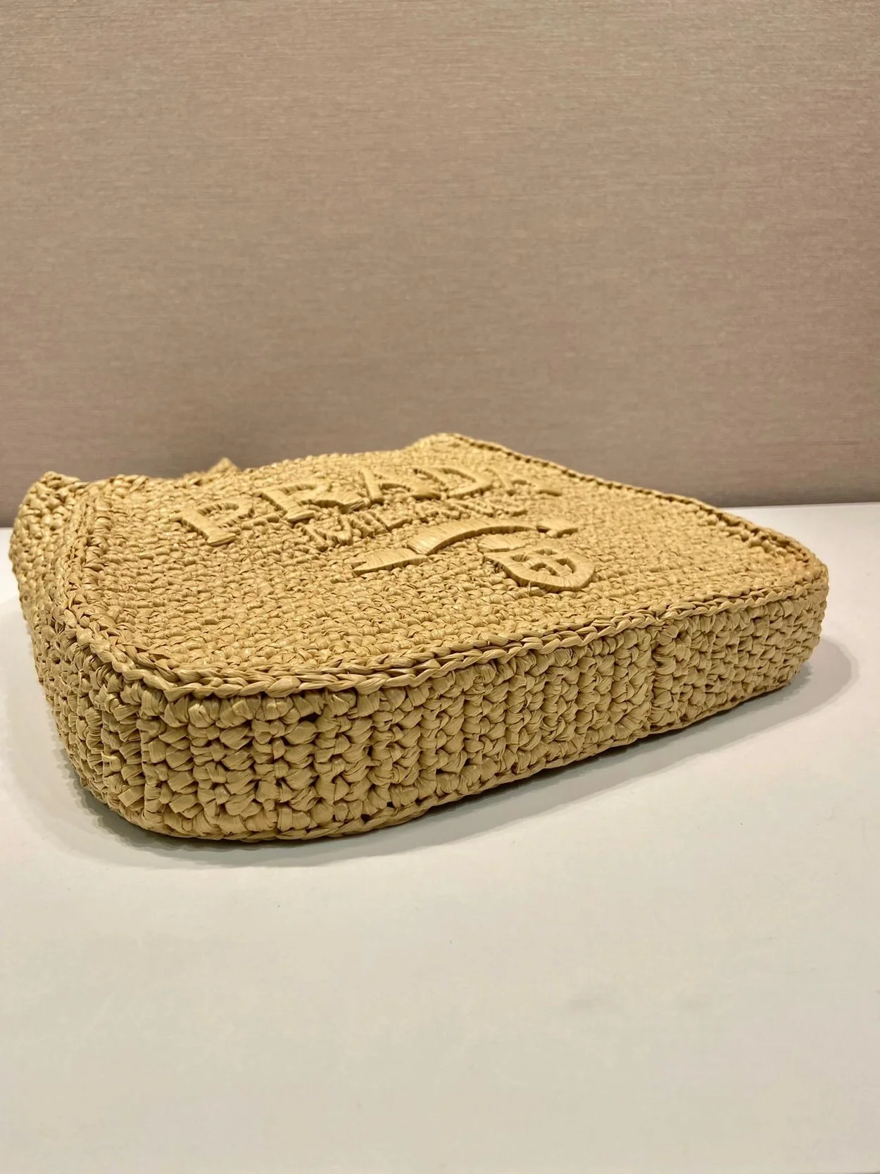 프라다 크로셰 토트백