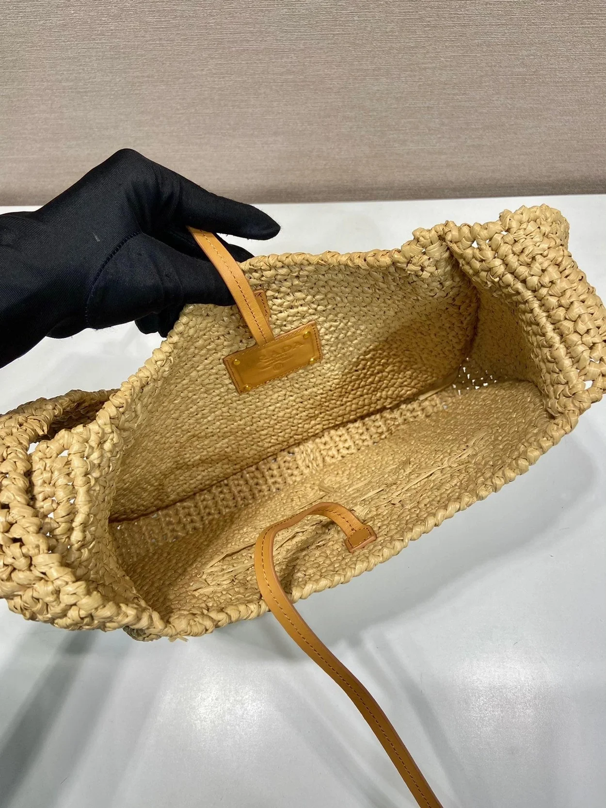 프라다 크로셰 토트백