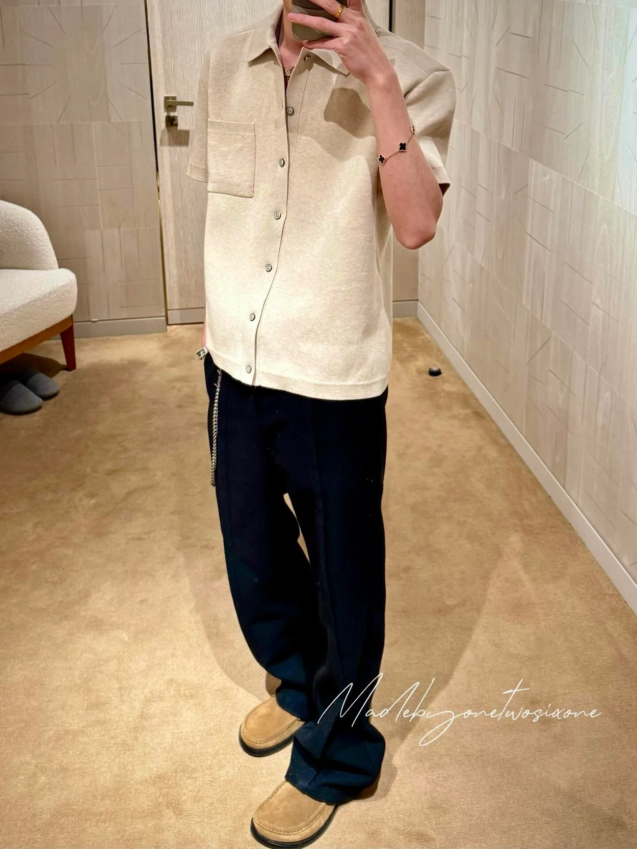 루이비통 모노그램 엠보싱 니트 반팔 셔츠