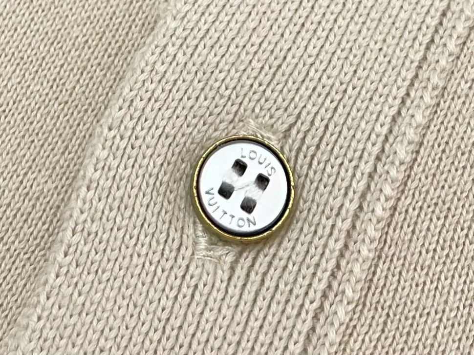 루이비통 모노그램 엠보싱 니트 반팔 셔츠