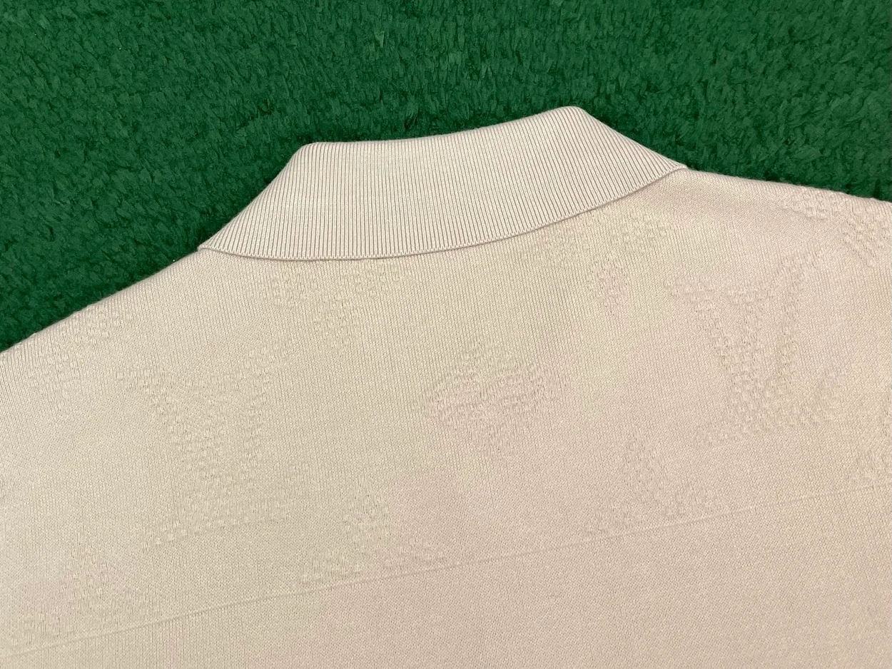 루이비통 모노그램 엠보싱 니트 반팔 셔츠