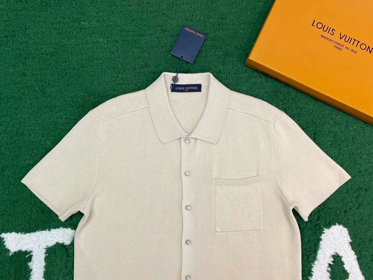 루이비통 모노그램 엠보싱 니트 반팔 셔츠
