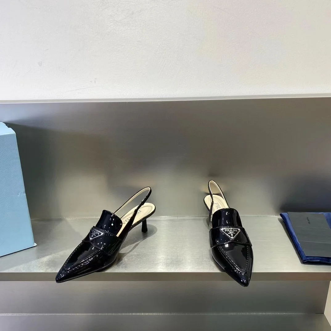 프라다 23FW 슬링백 펌프스