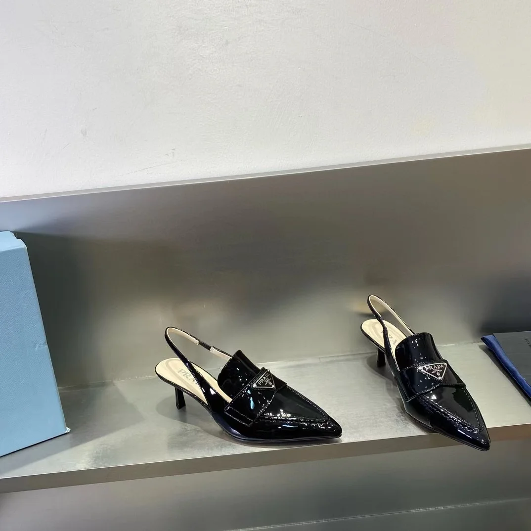 프라다 23FW 슬링백 펌프스
