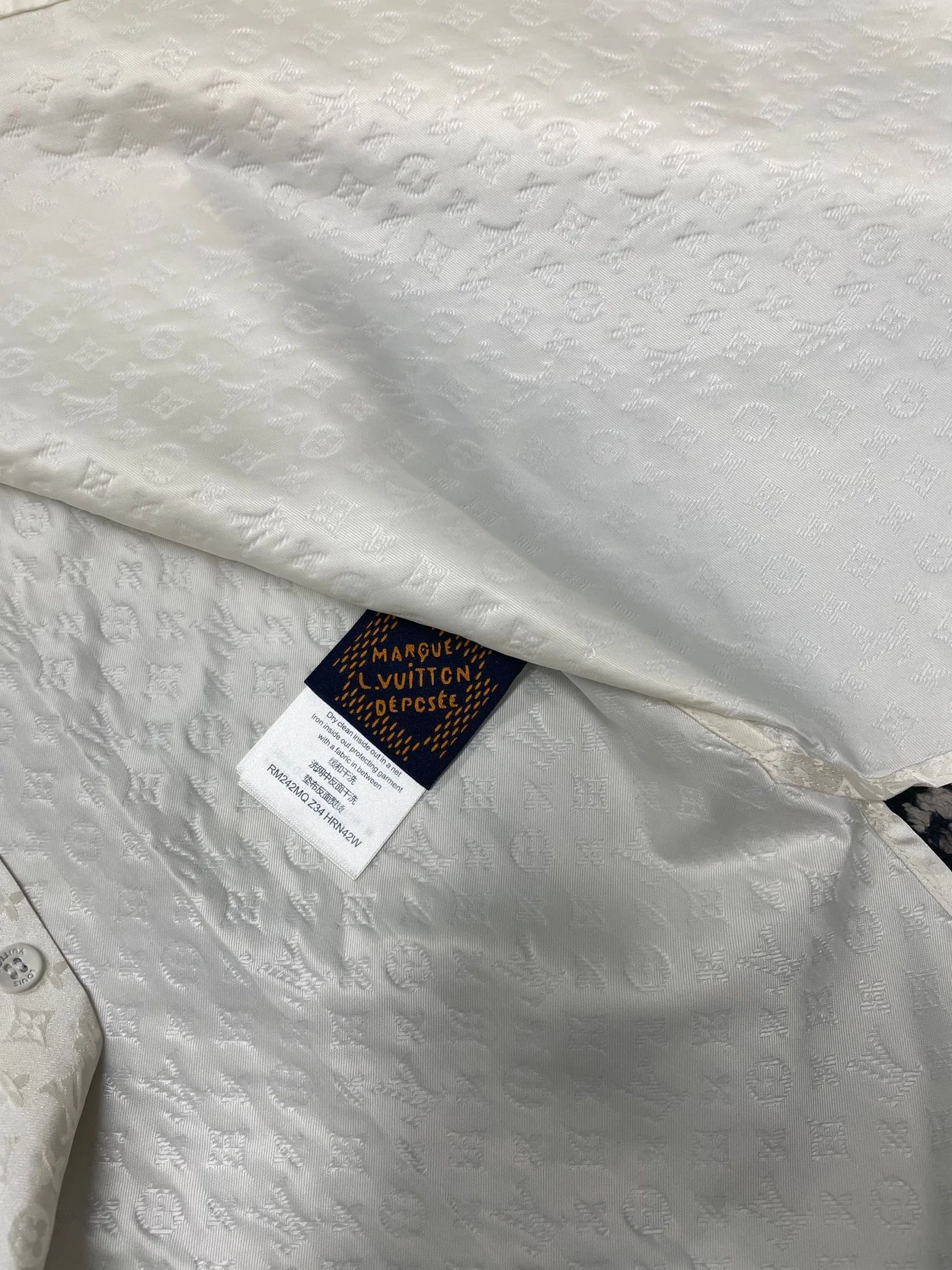 루이비통 모노그램 롱슬리브 실크 셔츠 화이트