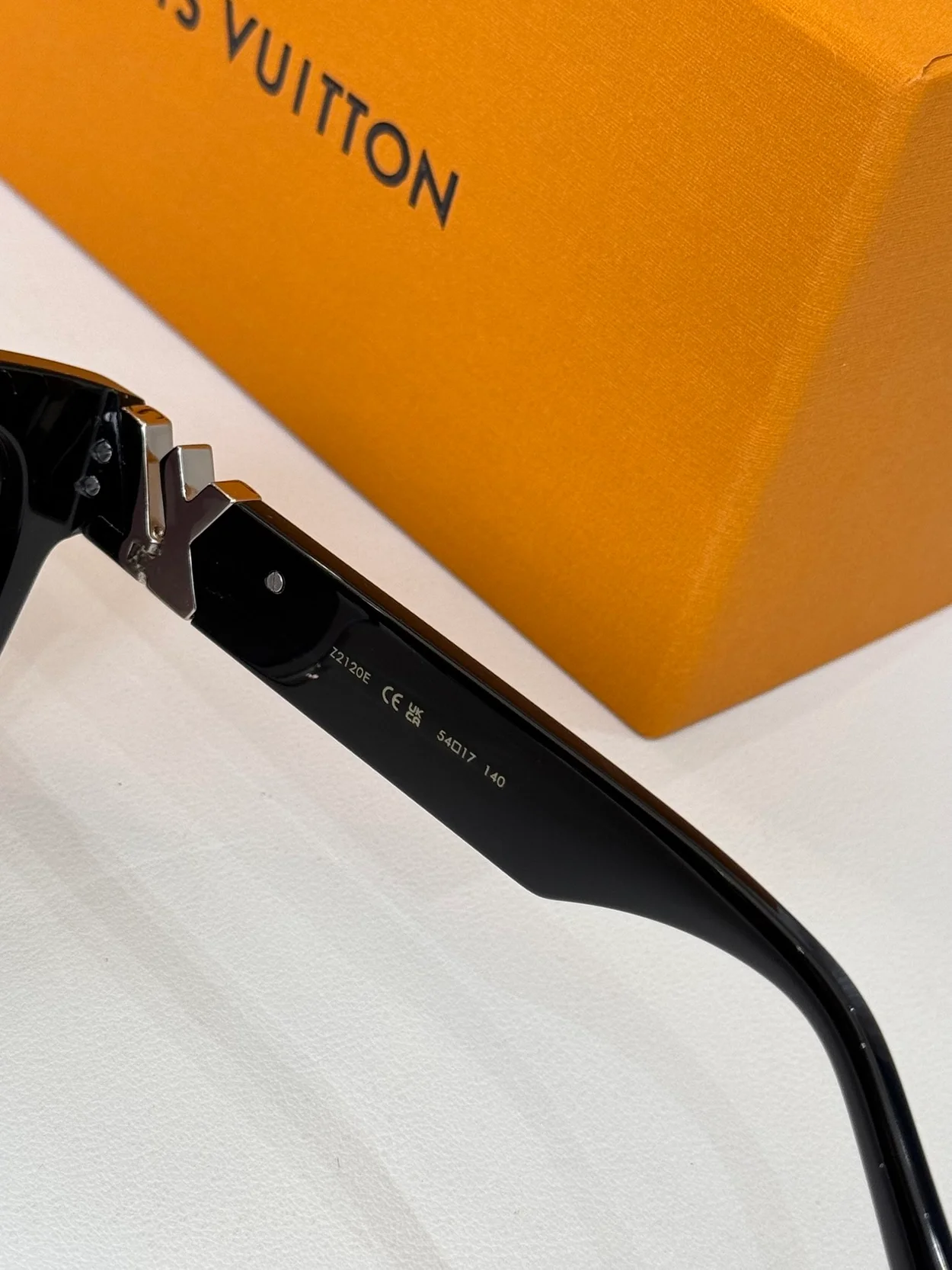 루이비통 GO-14 Z2120E (6color)