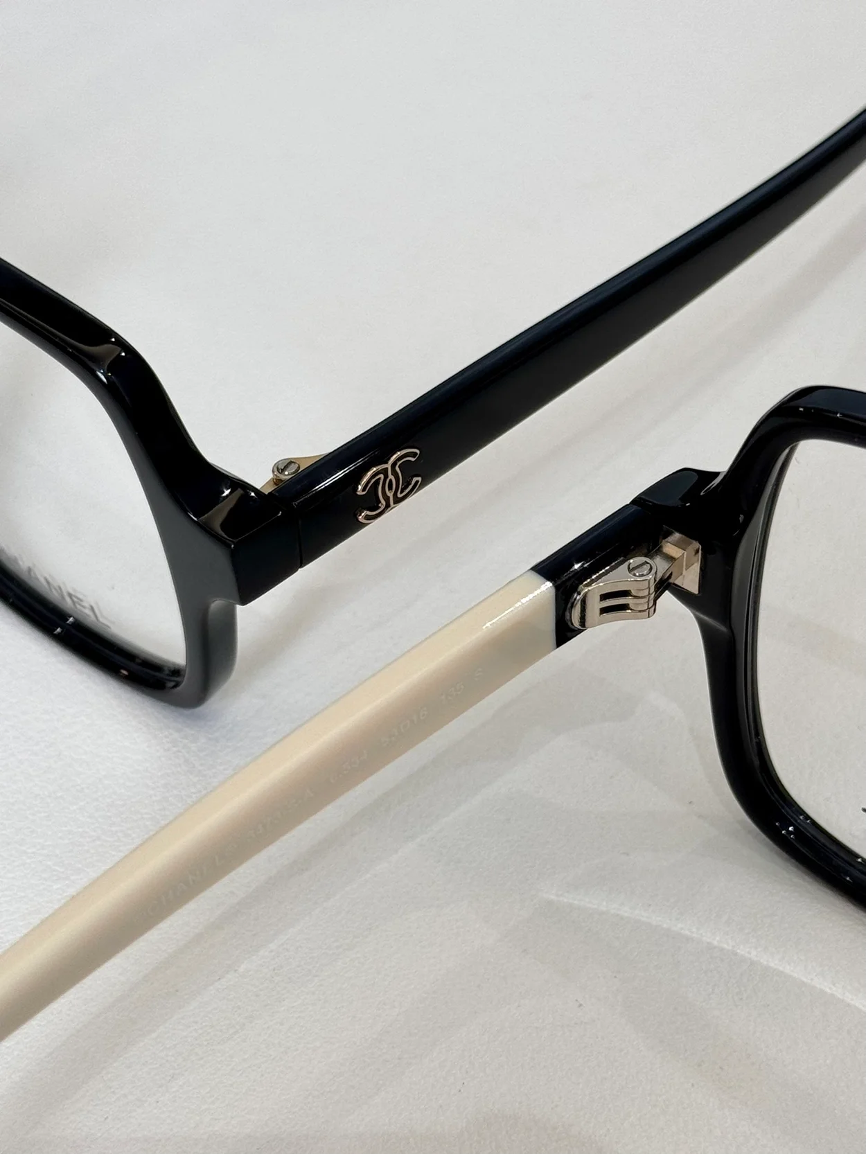 샤넬 SQUARE FRAME (4color)