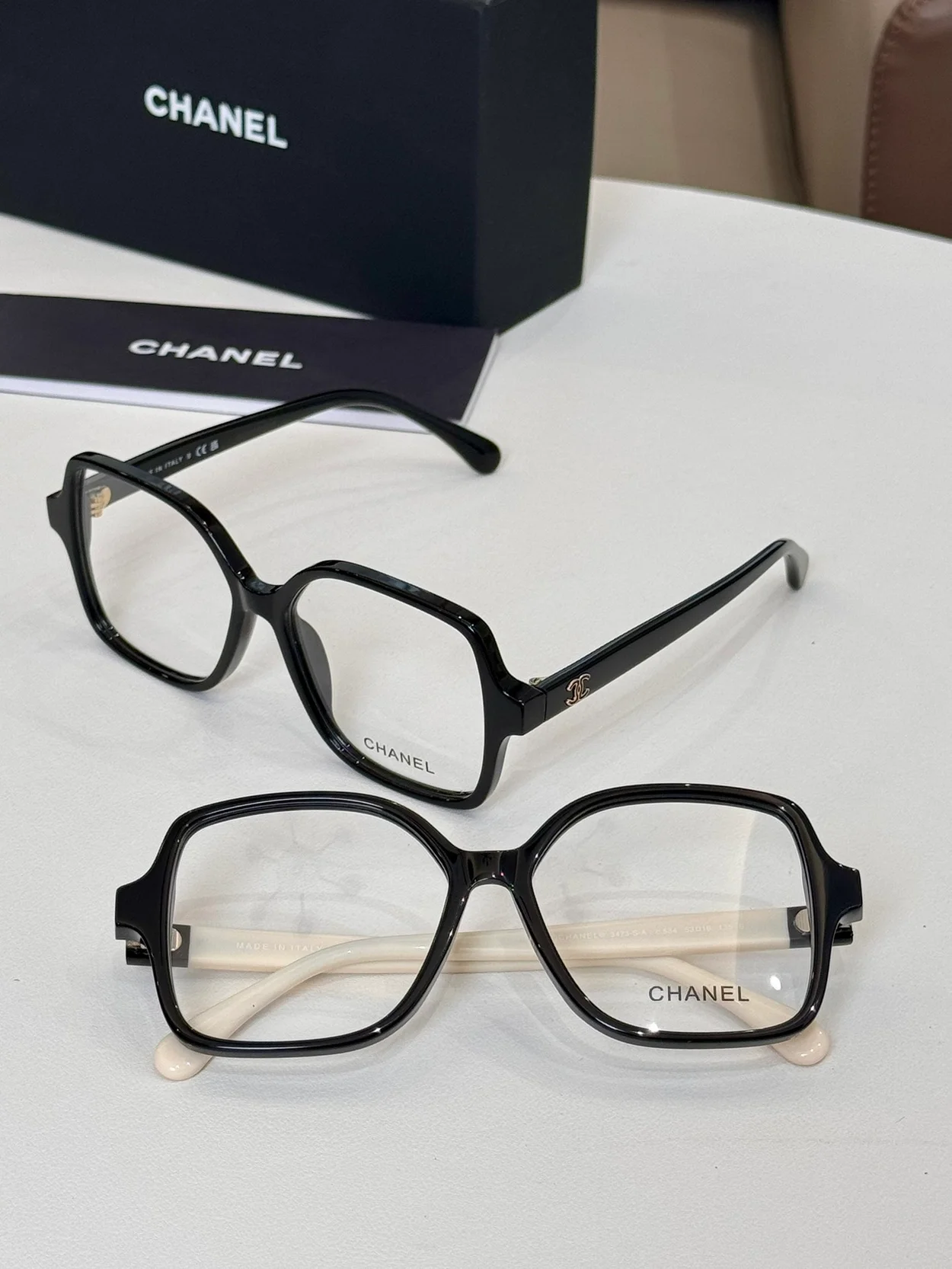 샤넬 SQUARE FRAME (4color)