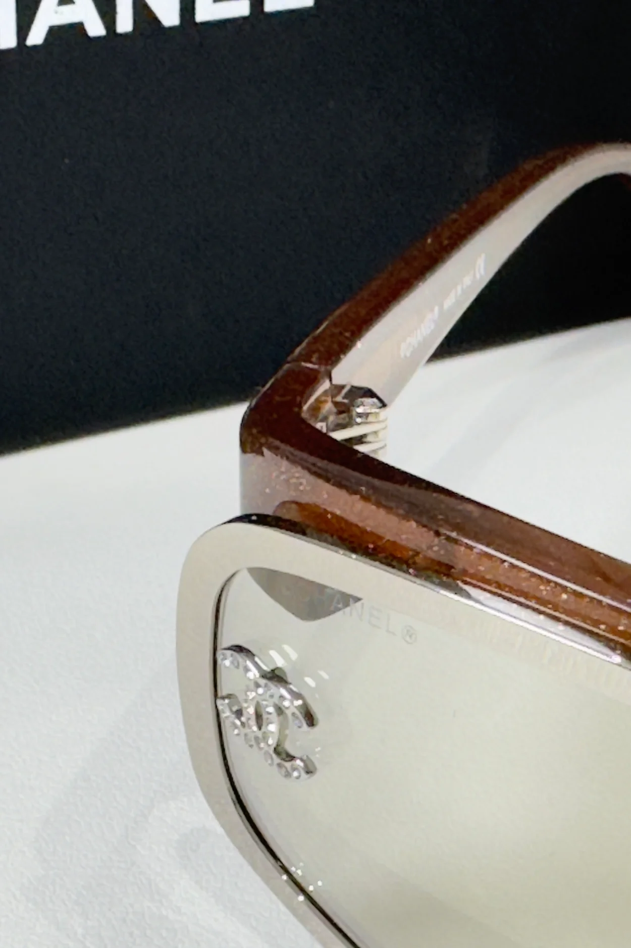 샤넬 SHIELD SUNGLASSES (4color)