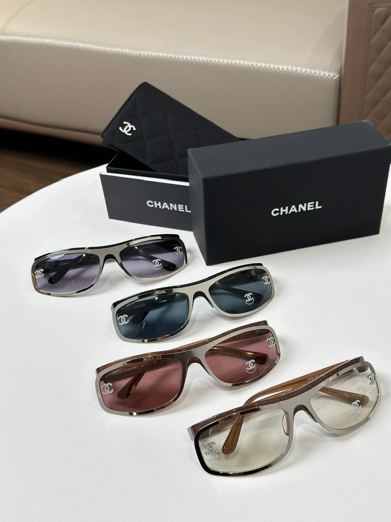 샤넬 SHIELD SUNGLASSES (4color)