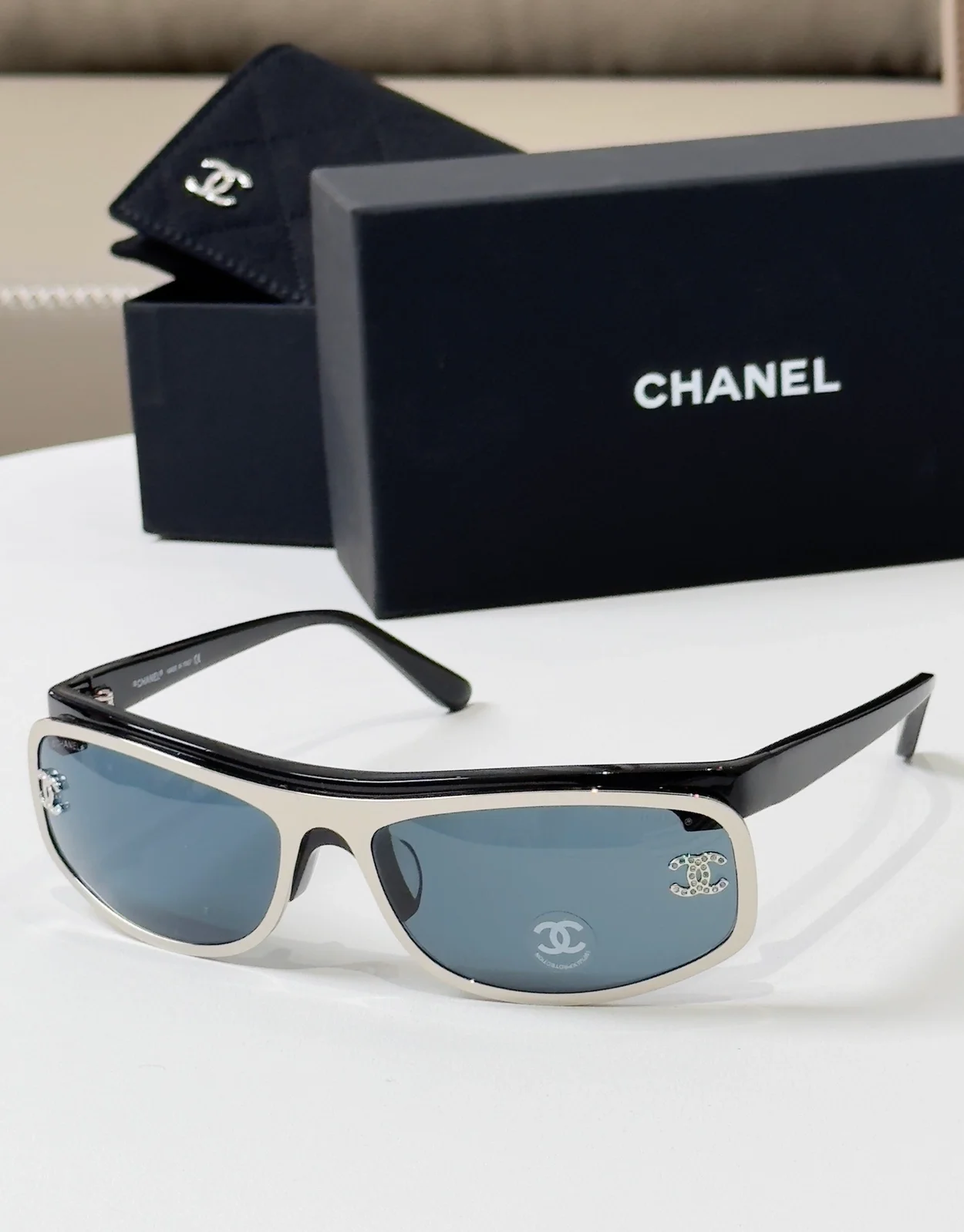 샤넬 SHIELD SUNGLASSES (4color)