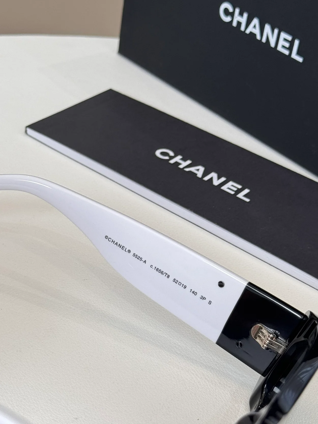 샤넬 SUNGLASSES A71619 X02016 S5628 (5color)