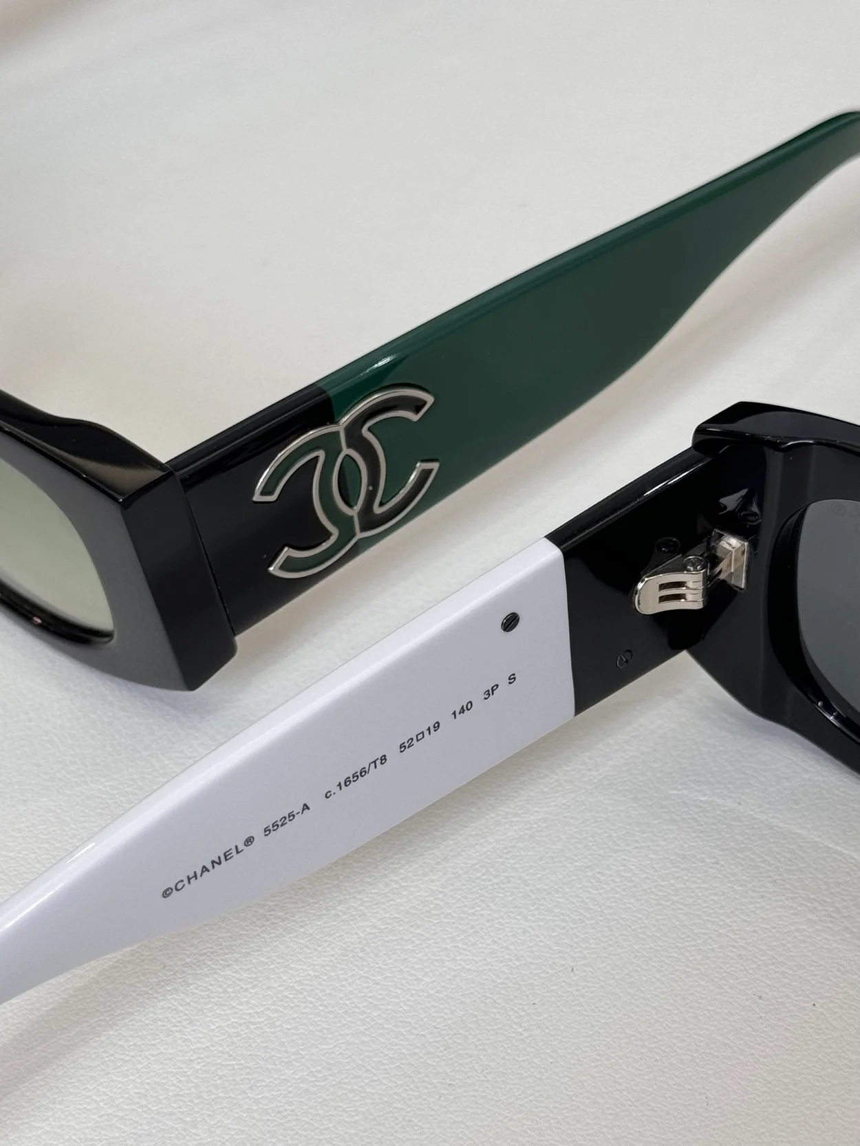 샤넬 SUNGLASSES A71619 X02016 S5628 (5color)