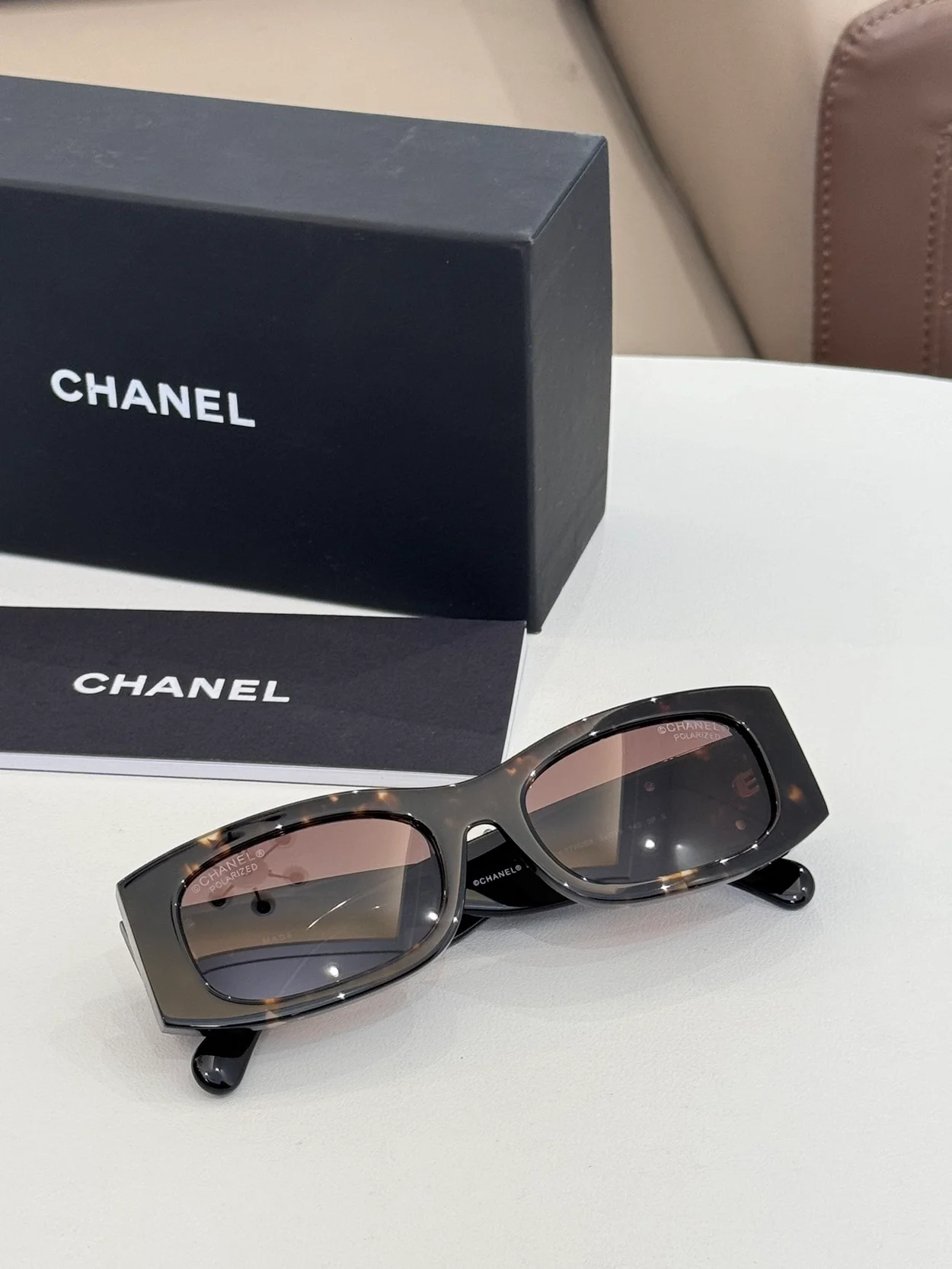 샤넬 SUNGLASSES A71619 X02016 S5628 (5color)