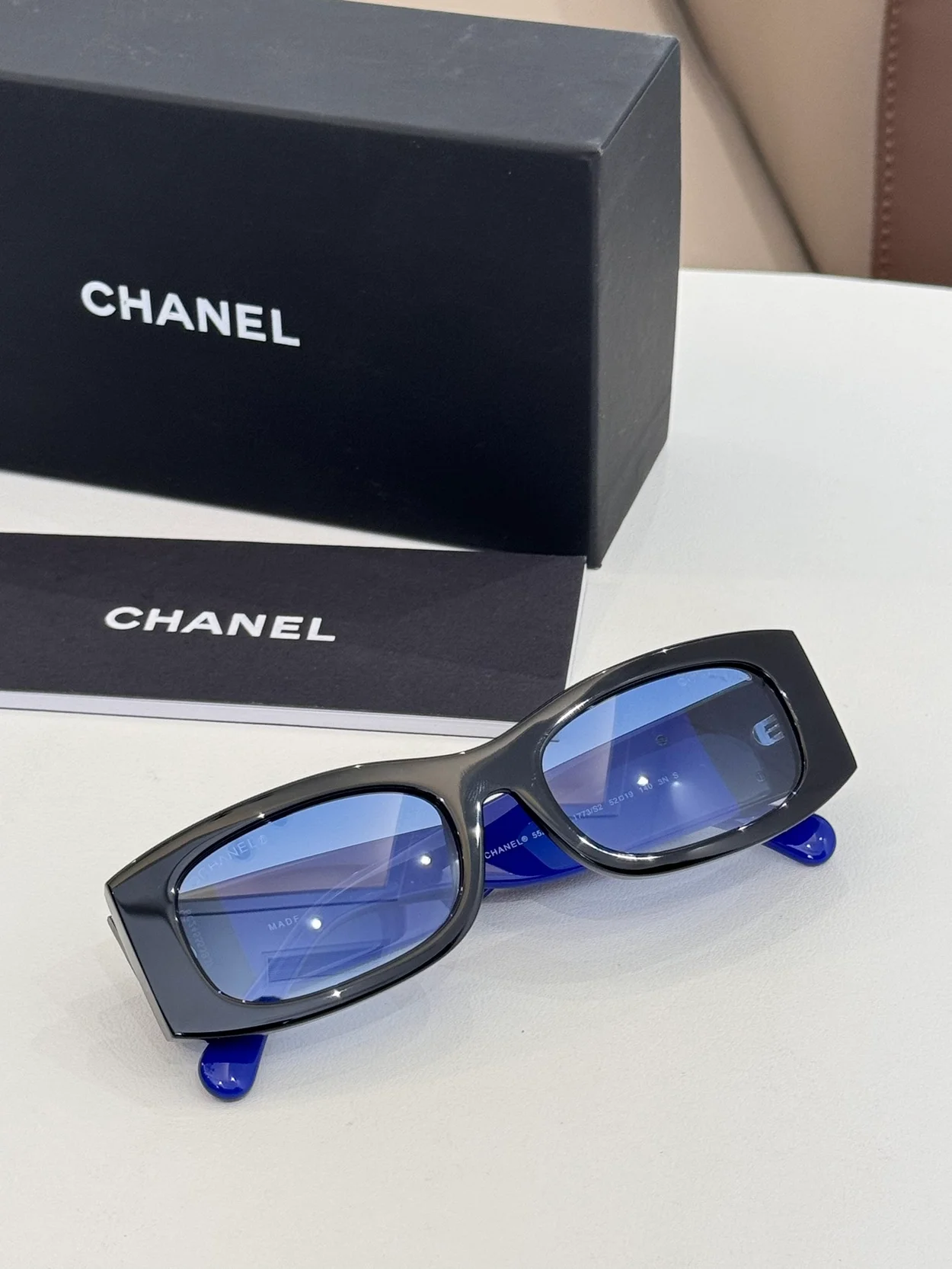 샤넬 SUNGLASSES A71619 X02016 S5628 (5color)