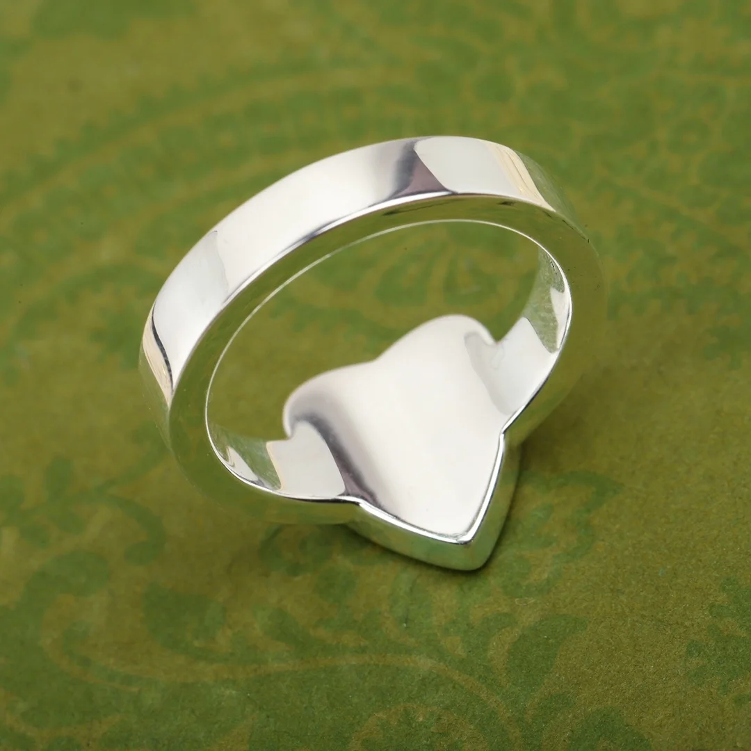 구찌 트레이드마크 하트 펜던트 반지 4mm