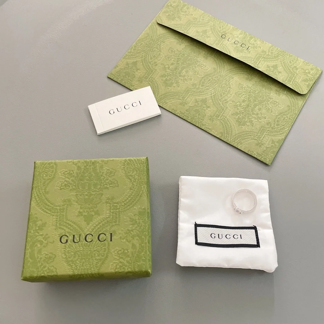 구찌 인터로킹 씬 오픈 밴드 반지 6mm