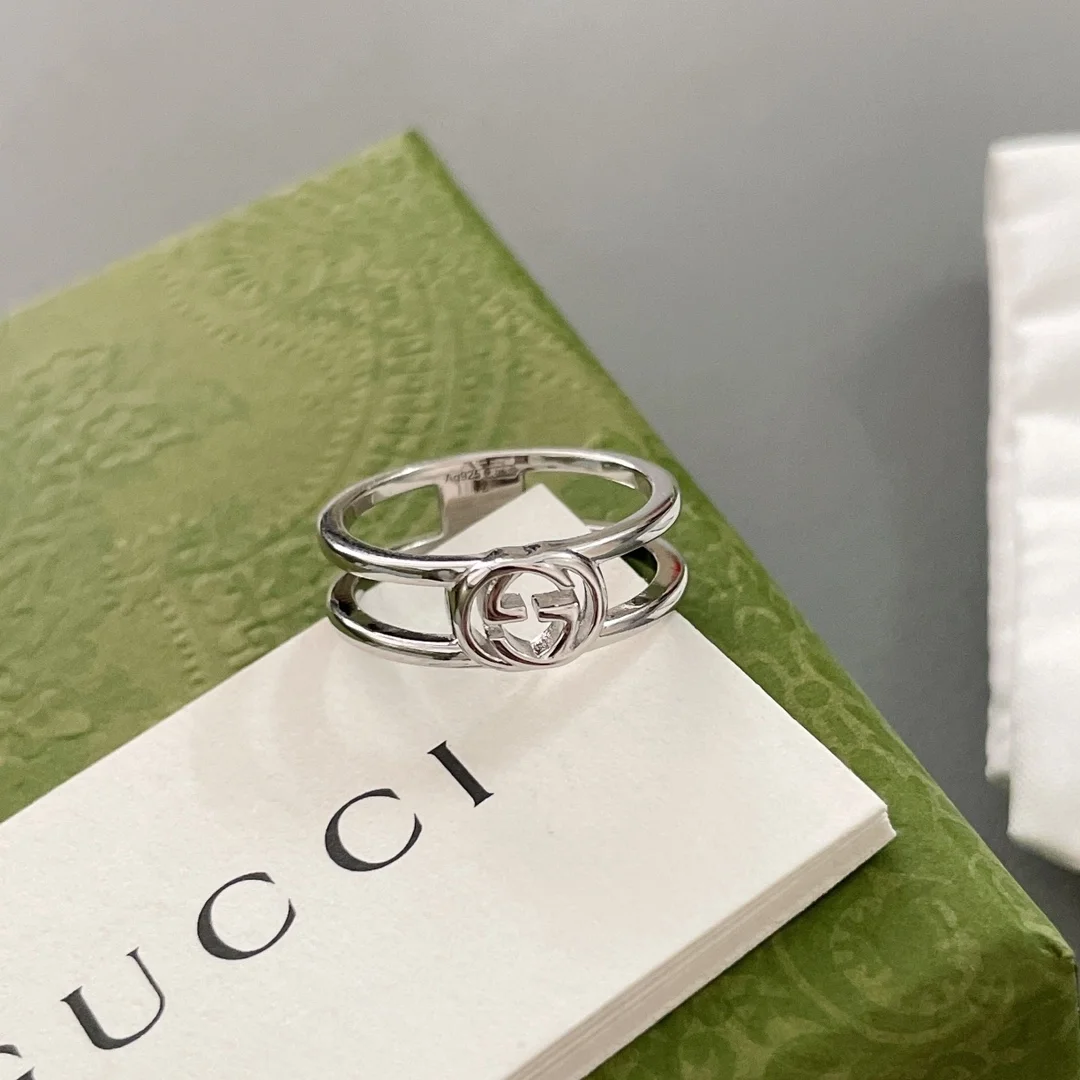 구찌 인터로킹 씬 오픈 밴드 반지 6mm