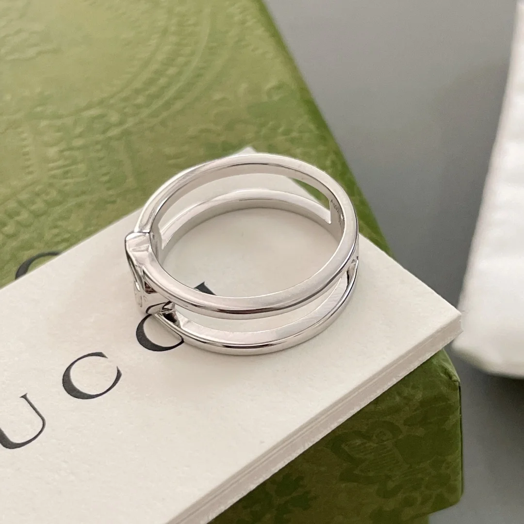 구찌 인터로킹 씬 오픈 밴드 반지 6mm