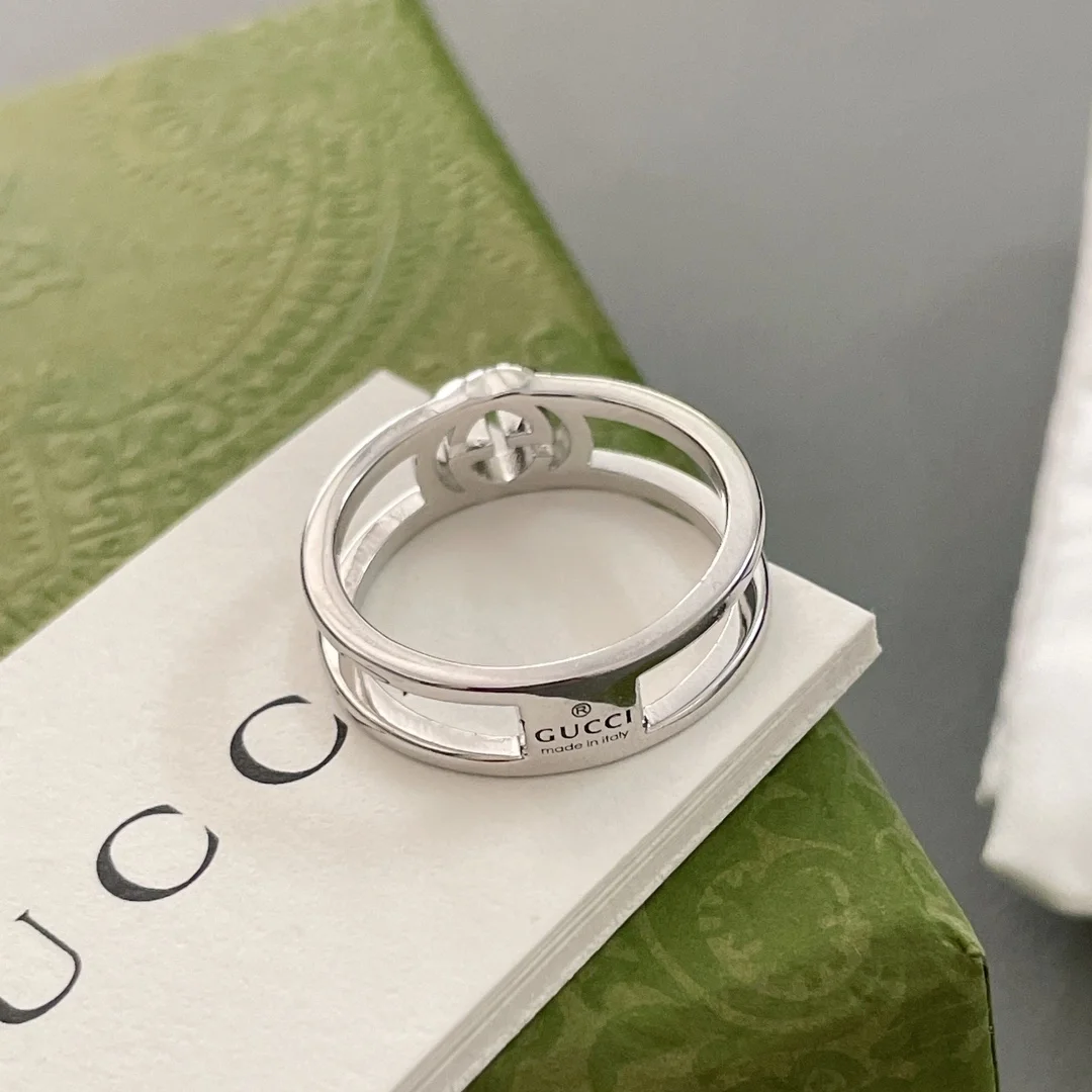 구찌 인터로킹 씬 오픈 밴드 반지 6mm