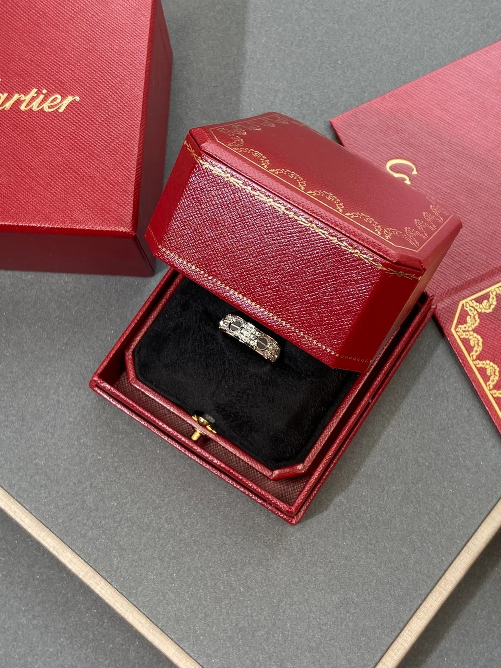 까르띠에 러브 웨딩 다이아몬드 반지 B4083400