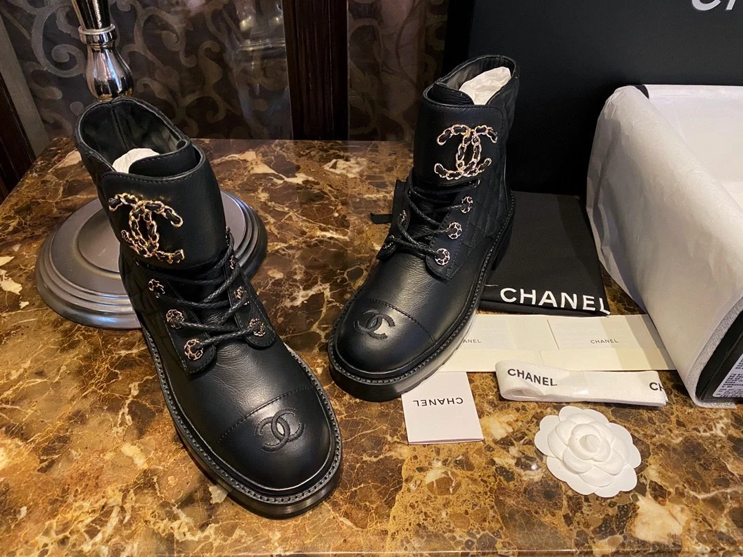 샤넬 퀄티드 범캣 부츠 블랙 레더