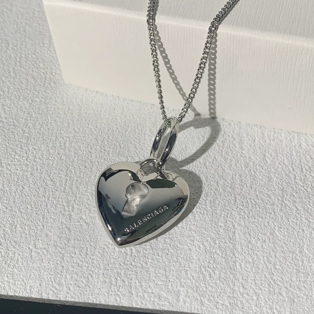 발렌시아가 아무르 하트 네크리스 실버