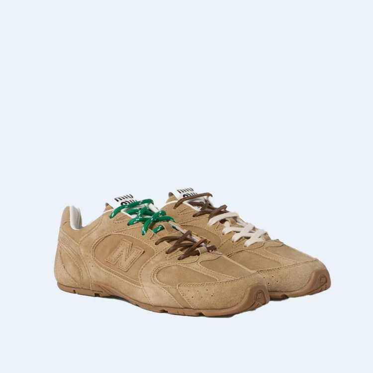 뉴발란스 X 미우미우 스웨이드 메쉬 스니커즈