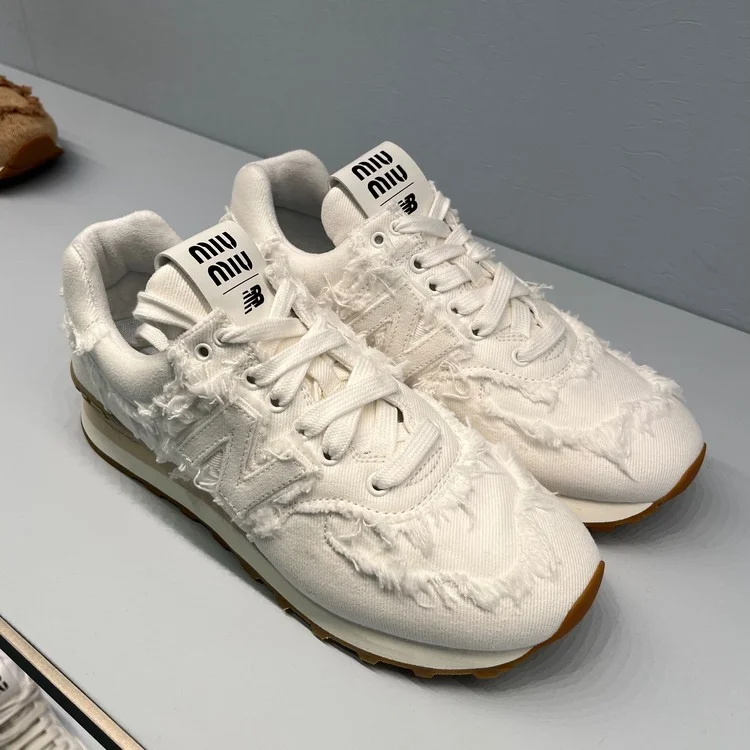 미우미우 x 뉴발란스 574 화이트 데님