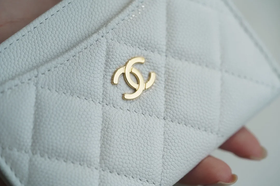 샤넬 클래식 카드 홀더 화이트